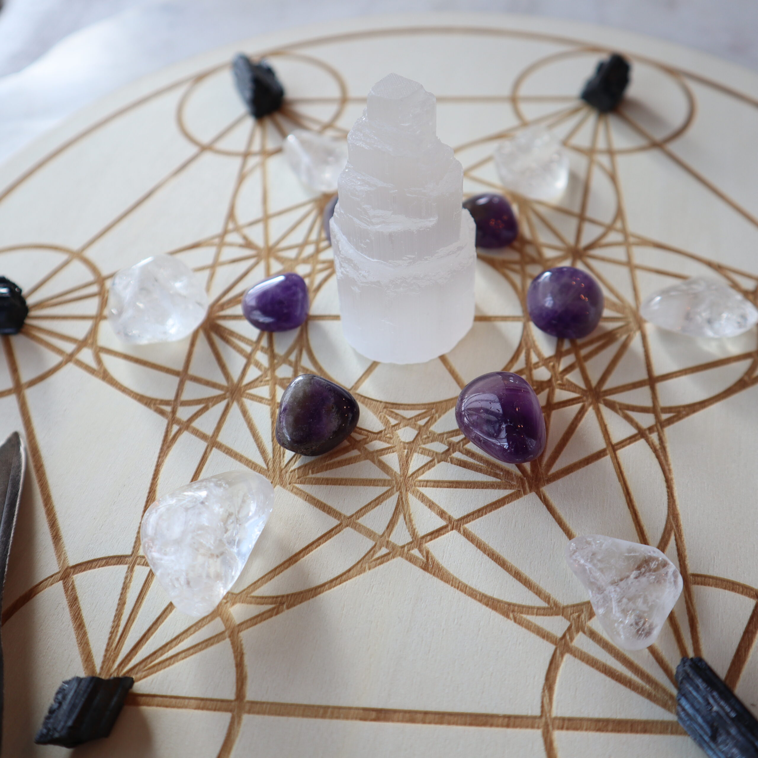 Grille de cristaux | Méditation l Coffret rituel – Image 2